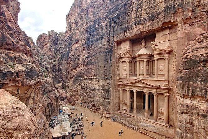 2 Day Tour to Petra and Wadi Rum from Tel Aviv - Border crossing, the Aqaba stop, and why patience matters