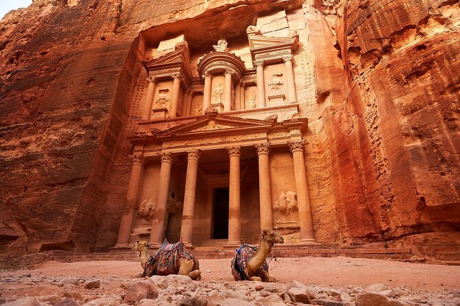 2 Days Petra Private Guided Tour - Day 1: An early start, a border handoff, then Petra overnight