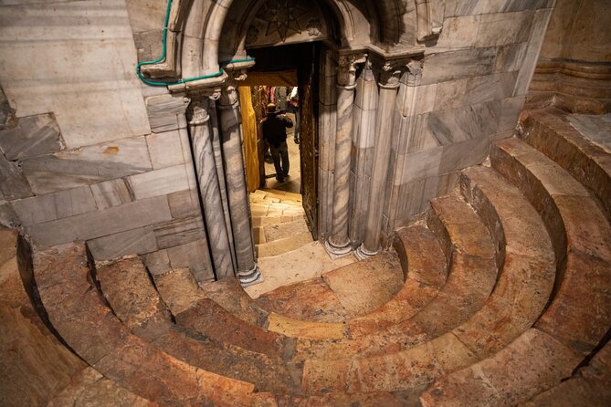 Ancient Wonders Private Tour Jerusalem&Bethlehem from Ashdod Port - Church of the Holy Sepulchre: a meaningful visit, with practical crowd energy