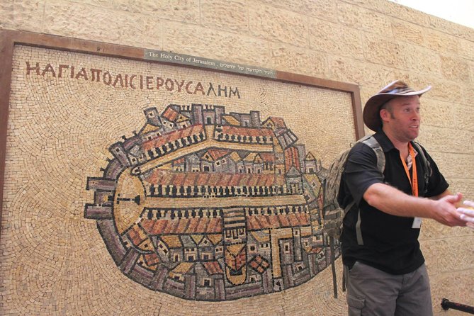 Boutique Walking Tour of Jerusalem - Church of the Holy Sepulchre: three scenes in one sacred complex
