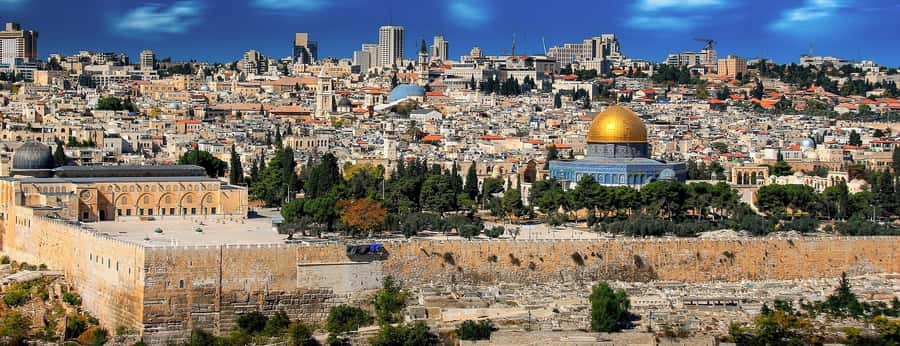Christian Jerusalem in Russian - Via Dolorosa in Jerusalem’s Old City, following the traditional path