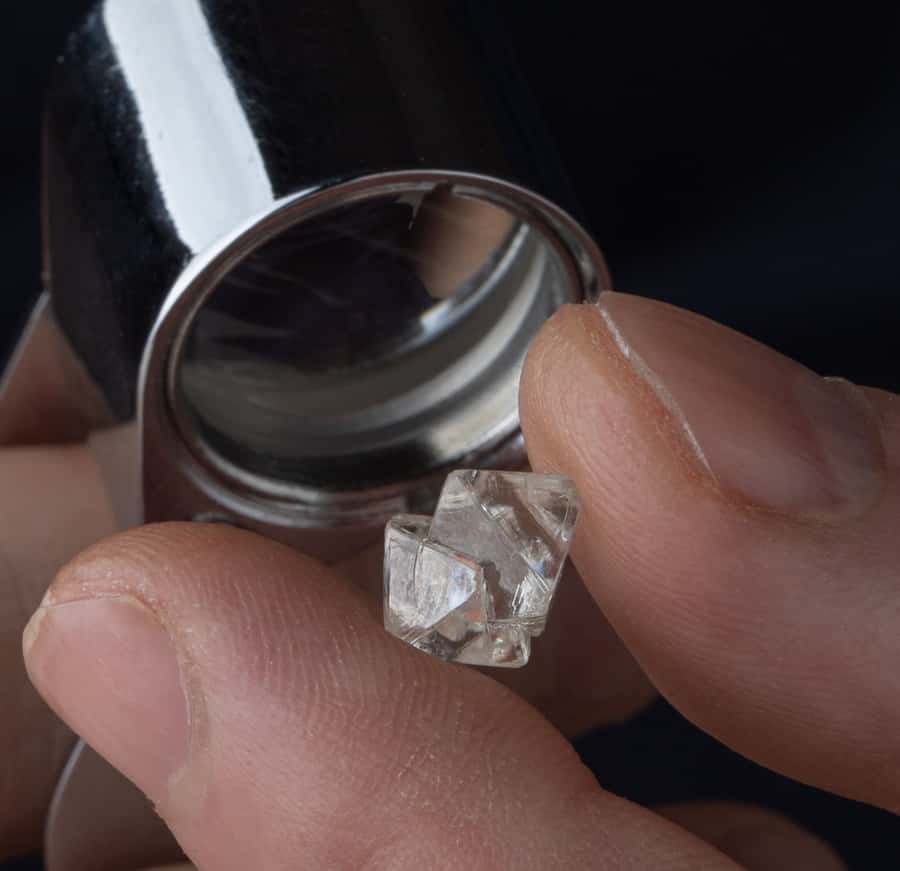Exclusive Private Tour in The Israel Diamond Exchange - Largest Trading Hall: understanding real-time transactions and trading logic