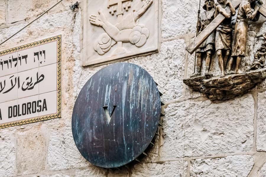 From Tel Aviv: Jerusalem and Bethlehem Guided Day Trip - Church of the Holy Sepulchre: holy site, busy site