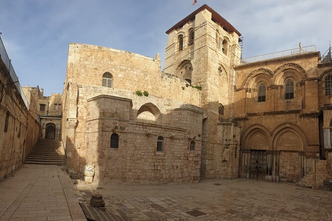 Full-Day Private and Guided Tour of the Jerusalem's Old City - Jewish Quarter archaeology: time capsules in the streets
