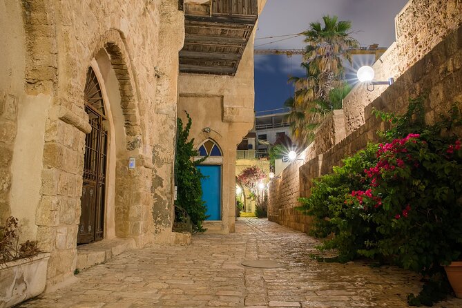 Jaffa and Neve Tzedek walking tour - Bauhaus and Rothschild Boulevard, explained as you walk