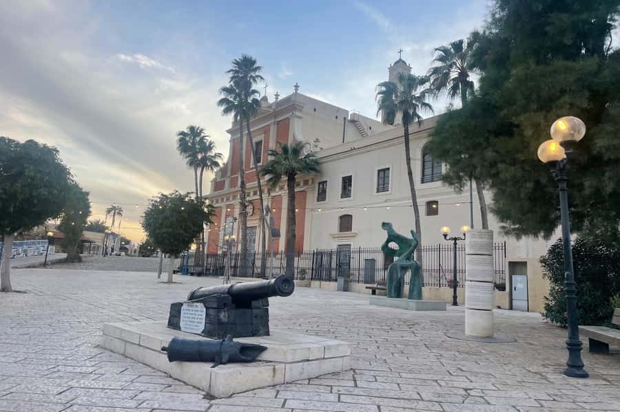 Jaffa: Old City, Port & Shuk Hapishpishim Walking Tour - Jaffa Port: the 3,000-year-old finish line