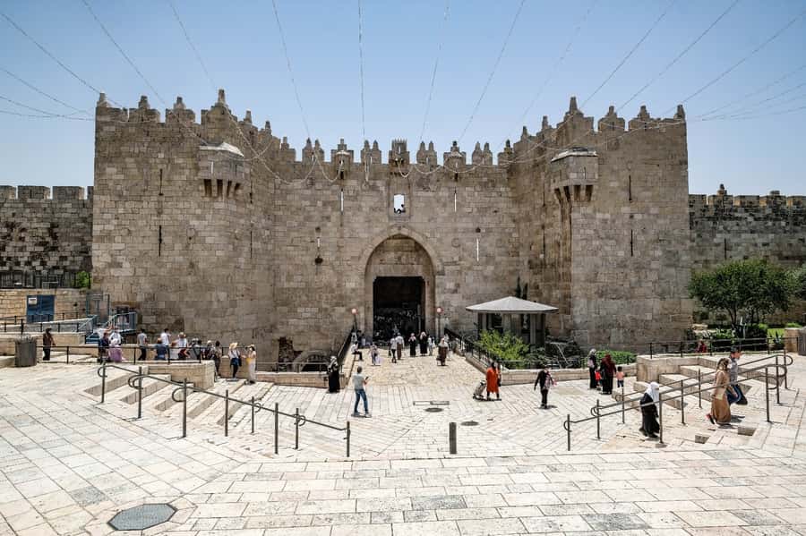 Jerusalem: 3–Hour Old City Tour in French - The Roman Cardo with Publius Aelius Hadrianus