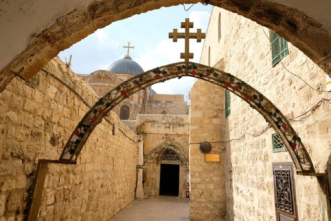 Jerusalem Half Day Tour: Holy Sepulchre and Western Wall - Walking the Old City: how the quarters add meaning to your route