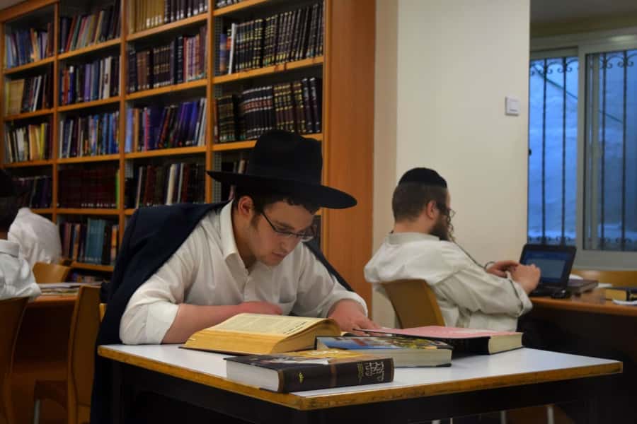 Jerusalem: Meet the Orthodox Jews Tour - What you’ll discuss: marriage, women, media, charity, and more