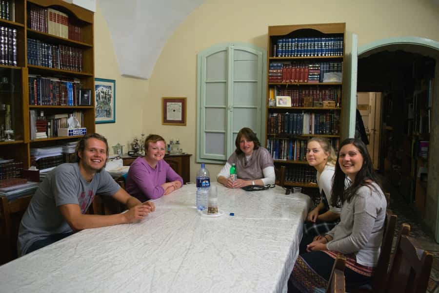 Jerusalem: Meet the Orthodox Jews Tour - The streets and storefronts: what you see in 150 minutes