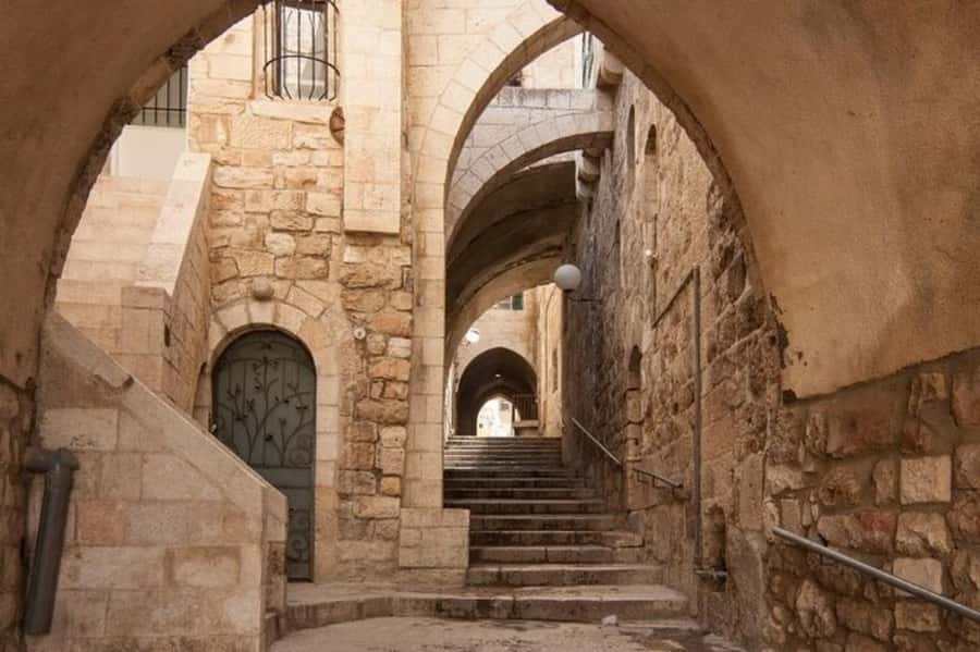Jerusalem : Must-See Attractions Private Walking Tour - Church of the Holy Sepulchre: medieval structure, layered meaning, practical etiquette