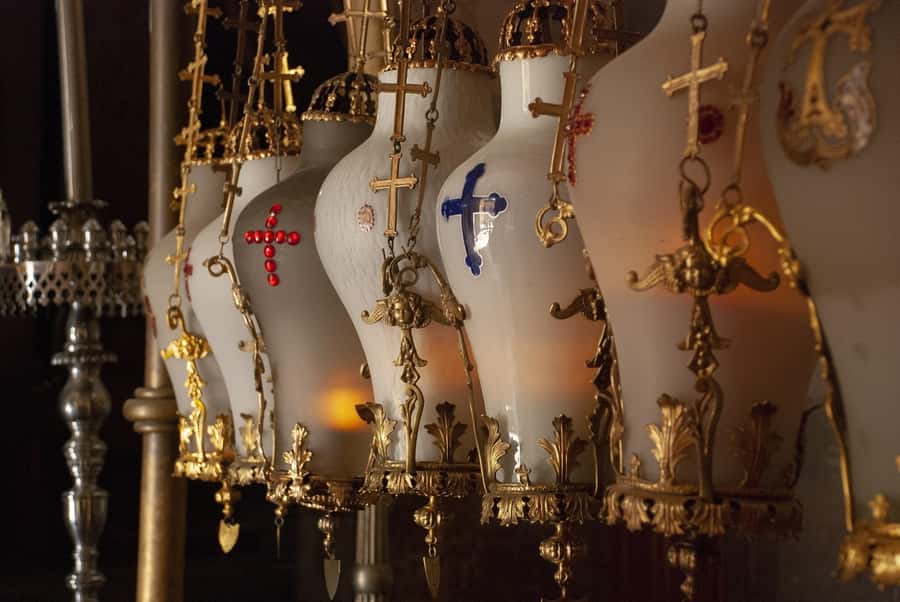 Jerusalem of 3 Religions in Russian - Church of the Holy Sepulcher: multiple chapels, one powerful building