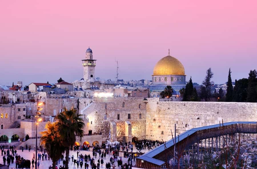 Jerusalem of 3 Religions in Russian - Entering the Old City: Jewish, Christian, and Armenian blocks