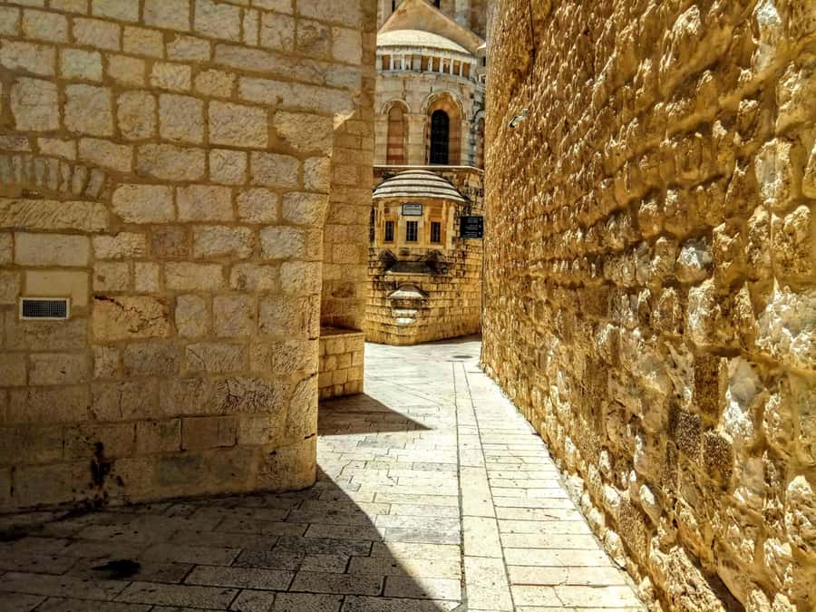 Jerusalem: Old City Private Walking Tour of Religious Sites - Western Wall and the Via Dolorosa walk: what remains, and why it matters