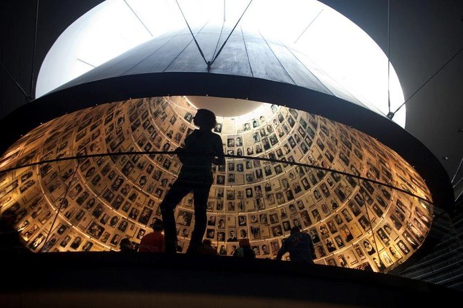 Jerusalem Yad Vashem Holocaust History Museum Tour - Moshe Safdie’s Triangular Building, and Why the Space Matters