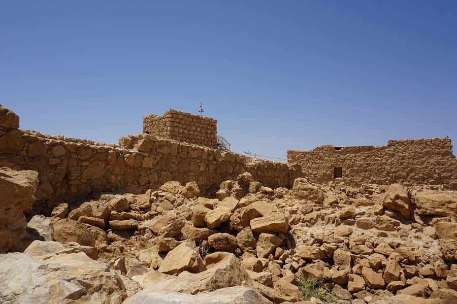 Massada and the Dead Sea in Russian - The guided climb at Masada: what you’re really seeing