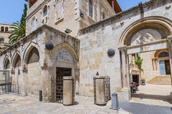 Palm Sunday in Jerusalem: Mass at Bethpage and Via Dolorosa Procession with Transport from Tel Aviv - Passing through the Muslim Quarter: don’t rush this section