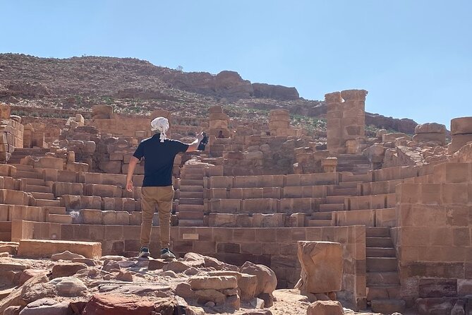 Petra 1-Day Tour from Eilat + FREE Traditional Lunch - Lunch in Jordan: late meal timing, local setting, and what to eat before