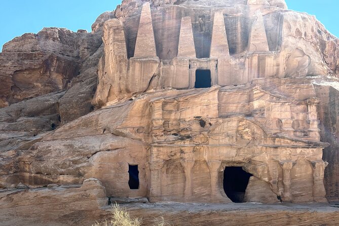 Petra 1-Day Tour from Tel Aviv with FREE Authentic Lunch - The Siq to Treasury Walk: Your Best Photo and Your Time Test