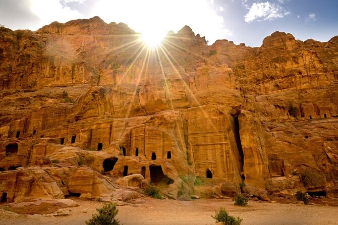 Petra 1-Day Tour from Tel Aviv with FREE Authentic Lunch - Lunch at a Local Restaurant: Included, but Plan Around the Timing