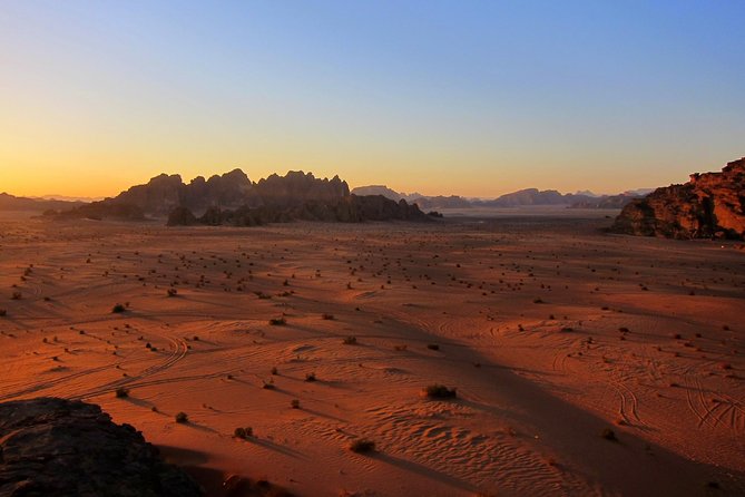 Petra & Wadi Rum 3 Days 2 Tour Nights from Eilat border - Entering Jordan smoothly from Eilat to Aqaba, with visa help