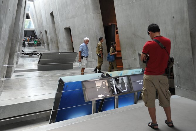Skip the Line:1.5Hour AudioTour - Yad Vashem Holocaust Remembrance Center Ticket - Your first major moment: Living Landscape at the start