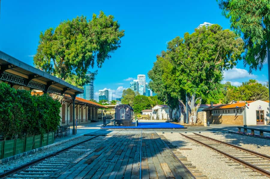 Tel Aviv: Florentin Saturday Walking Tour - Meet at Park HaTachana, right by the Old Train Station