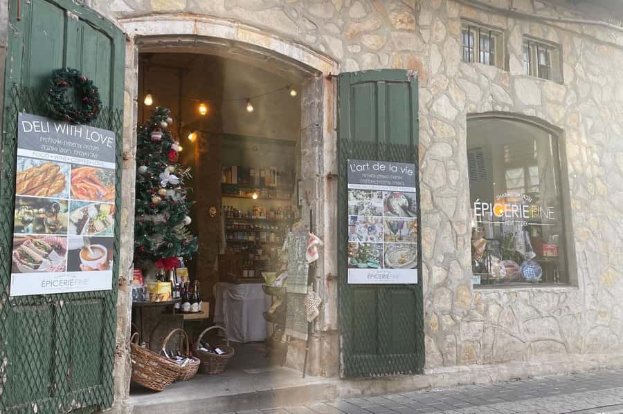 Tel Aviv: Neve Tzedek Cultural Walking Tour - The finish at the beach: Tel Aviv and Jaffa in one view