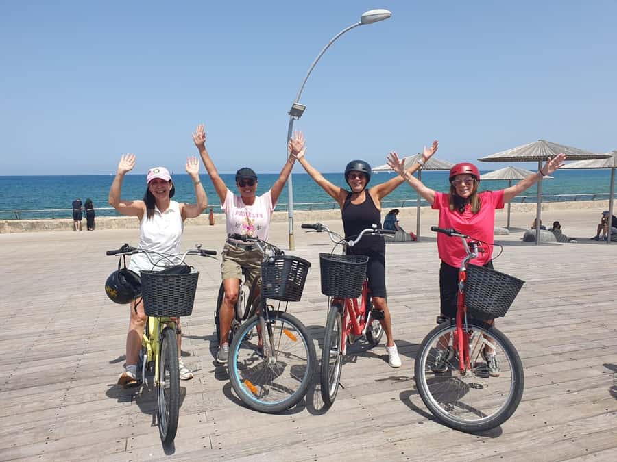 Tel Aviv: Private Bike Tour - Old Tel Aviv Train Station area: turning a landmark into context