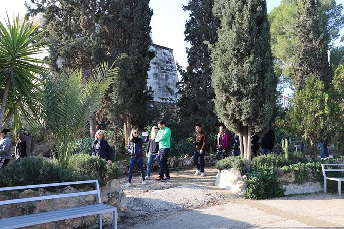 Tour From Jerusalem & Tel Aviv: Half Day Travel to Bethlehem - Olive wood and Deik quarter art: souvenirs with a story